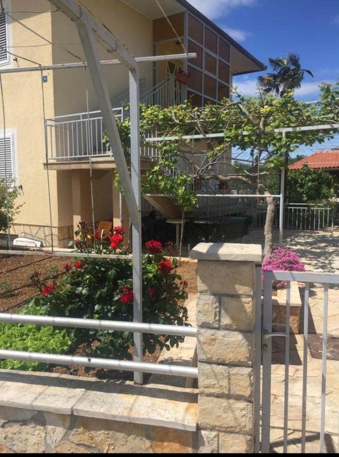 Leticia Hotel Biograd Na Moru Exterior foto
